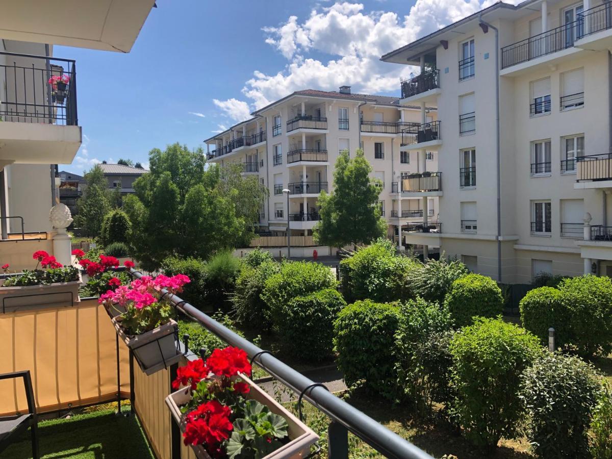 Beautiful Apartment Near Geneva Saint-Julien-en-Genevois Luaran gambar