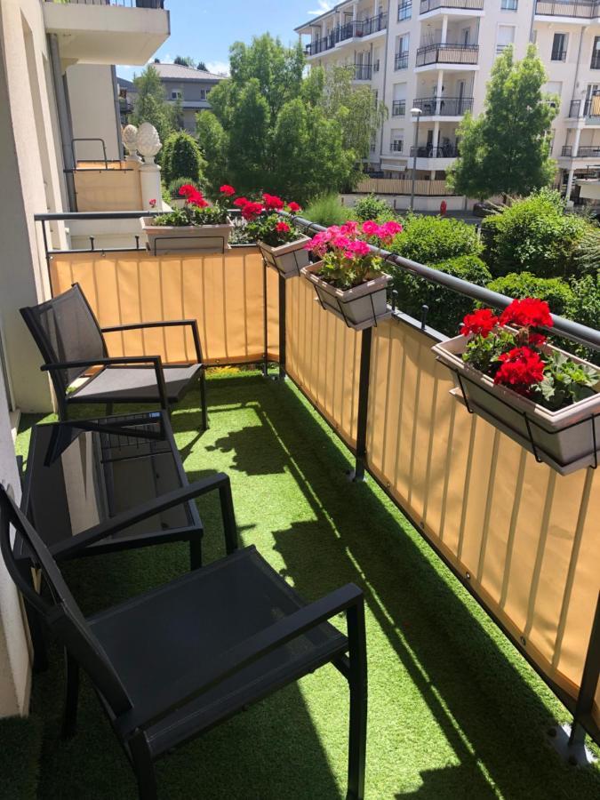 Beautiful Apartment Near Geneva Saint-Julien-en-Genevois Luaran gambar