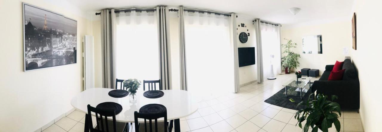 Beautiful Apartment Near Geneva Saint-Julien-en-Genevois Luaran gambar