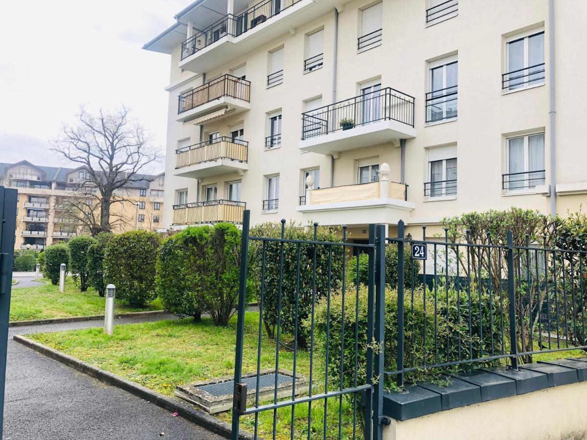 Beautiful Apartment Near Geneva Saint-Julien-en-Genevois Luaran gambar