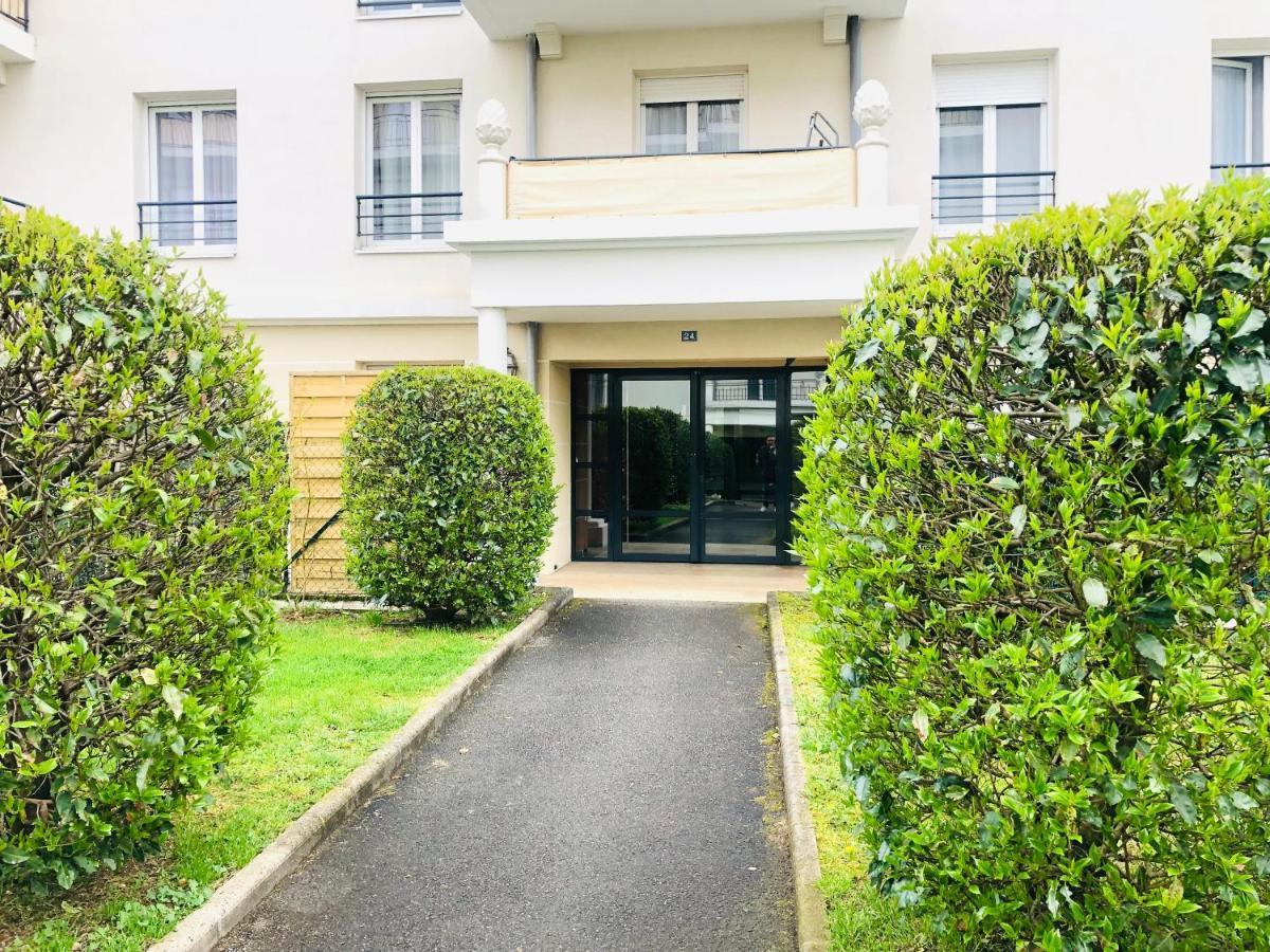 Beautiful Apartment Near Geneva Saint-Julien-en-Genevois Luaran gambar