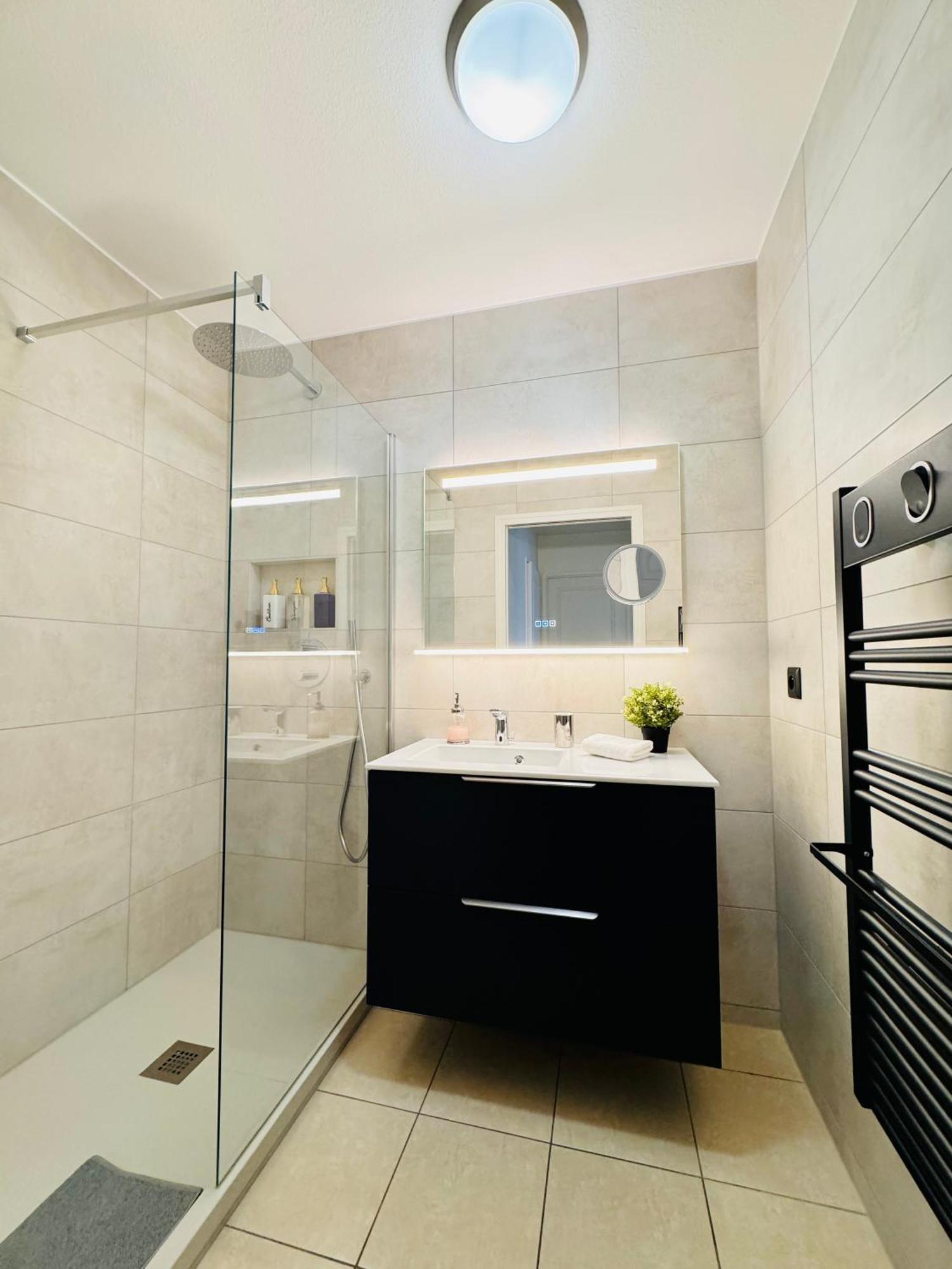 Beautiful Apartment Near Geneva Saint-Julien-en-Genevois Luaran gambar